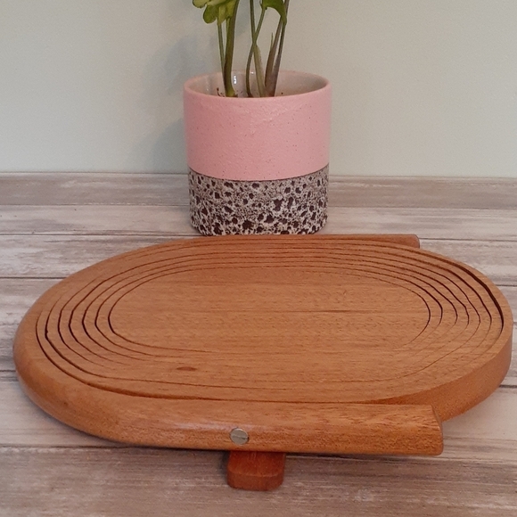 Wooden Trivet/Basket - Picture 2 of 6